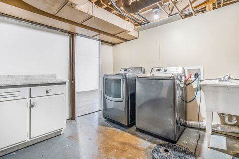 Tiny photo for 7801 Melvina Avenue, Burbank, IL 60459 (MLS # 12517130)