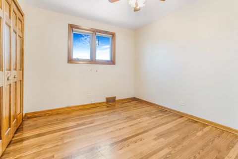 Tiny photo for 7801 Melvina Avenue, Burbank, IL 60459 (MLS # 12517130)