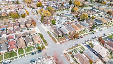 Tiny photo for 7801 Melvina Avenue, Burbank, IL 60459 (MLS # 12517130)