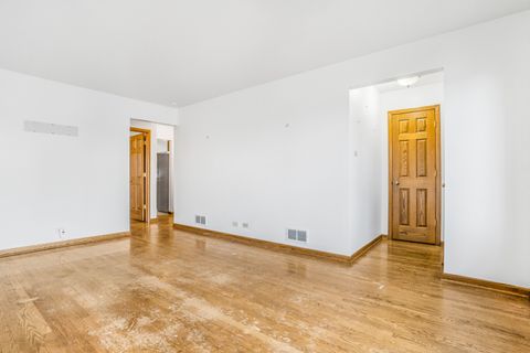 Tiny photo for 7801 Melvina Avenue, Burbank, IL 60459 (MLS # 12517130)