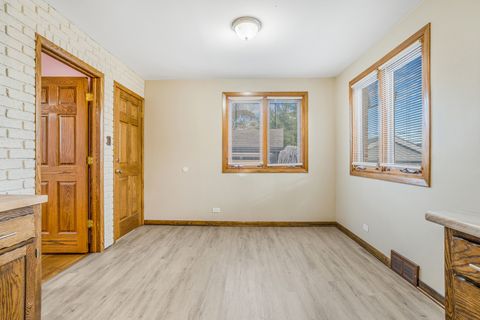 Tiny photo for 7801 Melvina Avenue, Burbank, IL 60459 (MLS # 12517130)