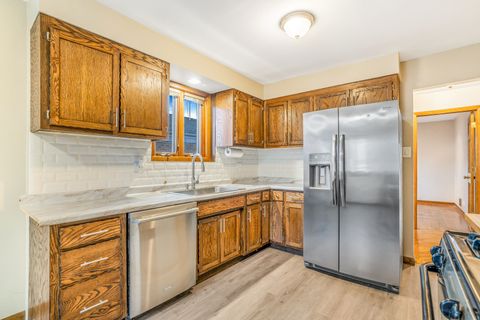 Tiny photo for 7801 Melvina Avenue, Burbank, IL 60459 (MLS # 12517130)