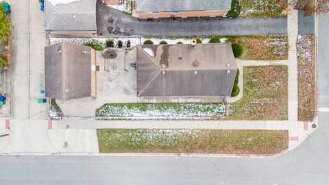 Tiny photo for 7801 Melvina Avenue, Burbank, IL 60459 (MLS # 12517130)