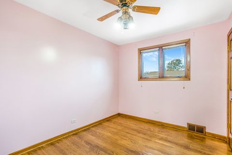 Tiny photo for 7801 Melvina Avenue, Burbank, IL 60459 (MLS # 12517130)