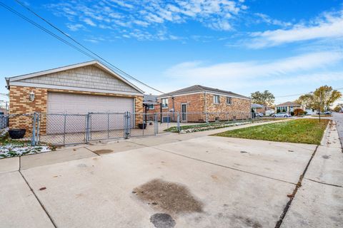Tiny photo for 7801 Melvina Avenue, Burbank, IL 60459 (MLS # 12517130)