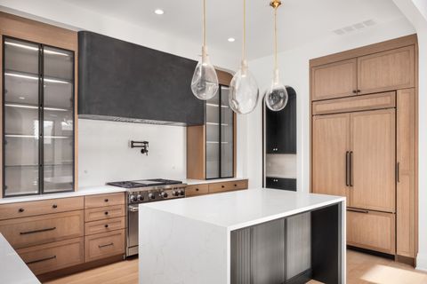 Tiny photo for 3923 N Janssen Avenue #2E, Chicago, IL 60613 (MLS # 12527969)