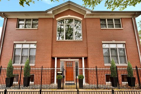 1800 W Melrose Street Chicago IL 60657
