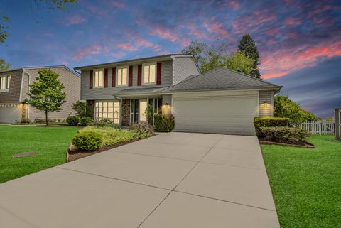 Photo of 745 Quincy Drive, Roselle, IL 60172 (MLS # 12639123)