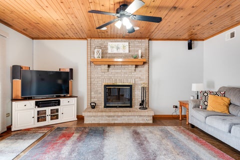 Tiny photo for 125 N Pleasant Road, Lake Zurich, IL 60047 (MLS # 12730852)