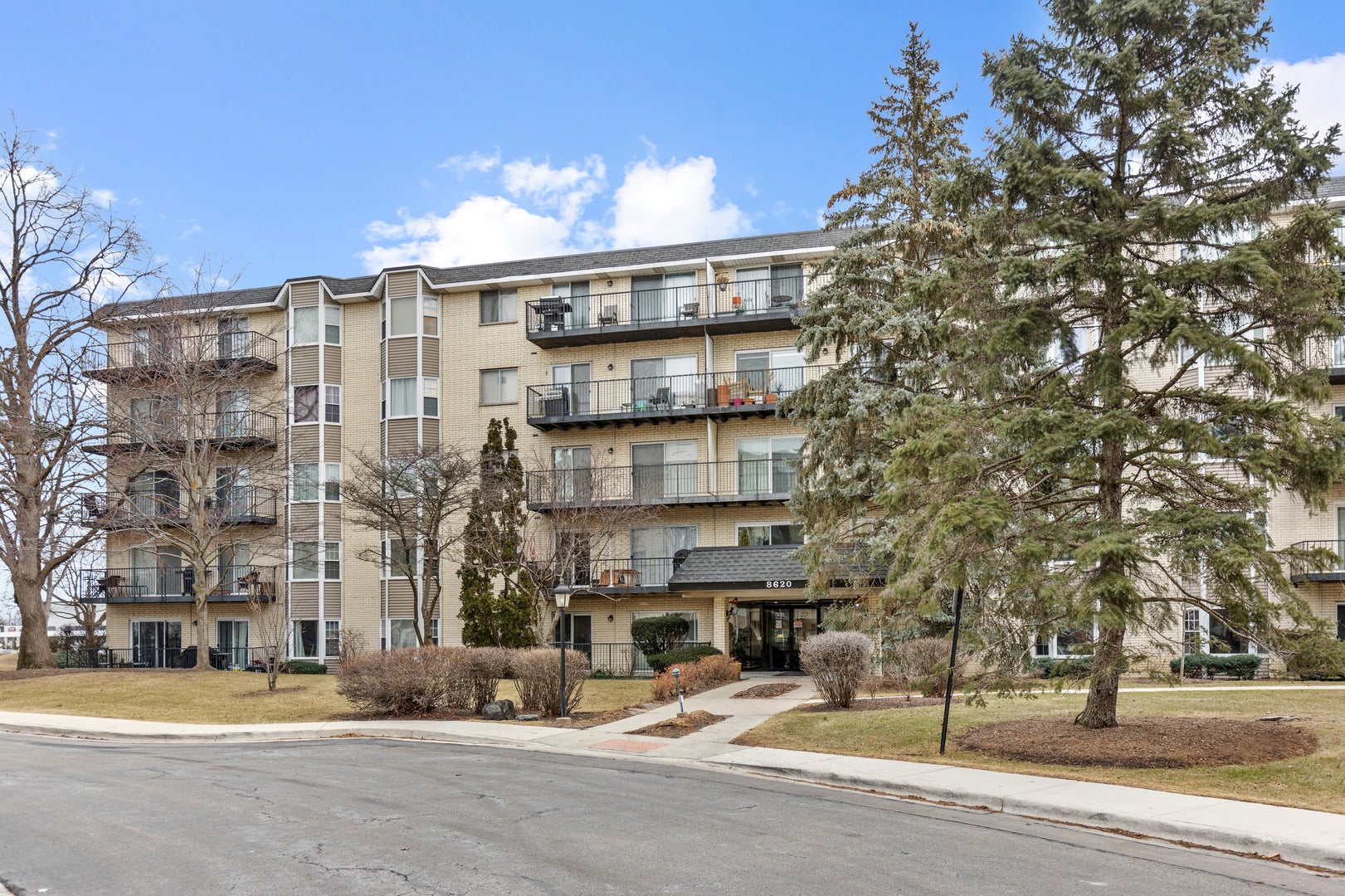 8620 WAUKEGAN Road 405