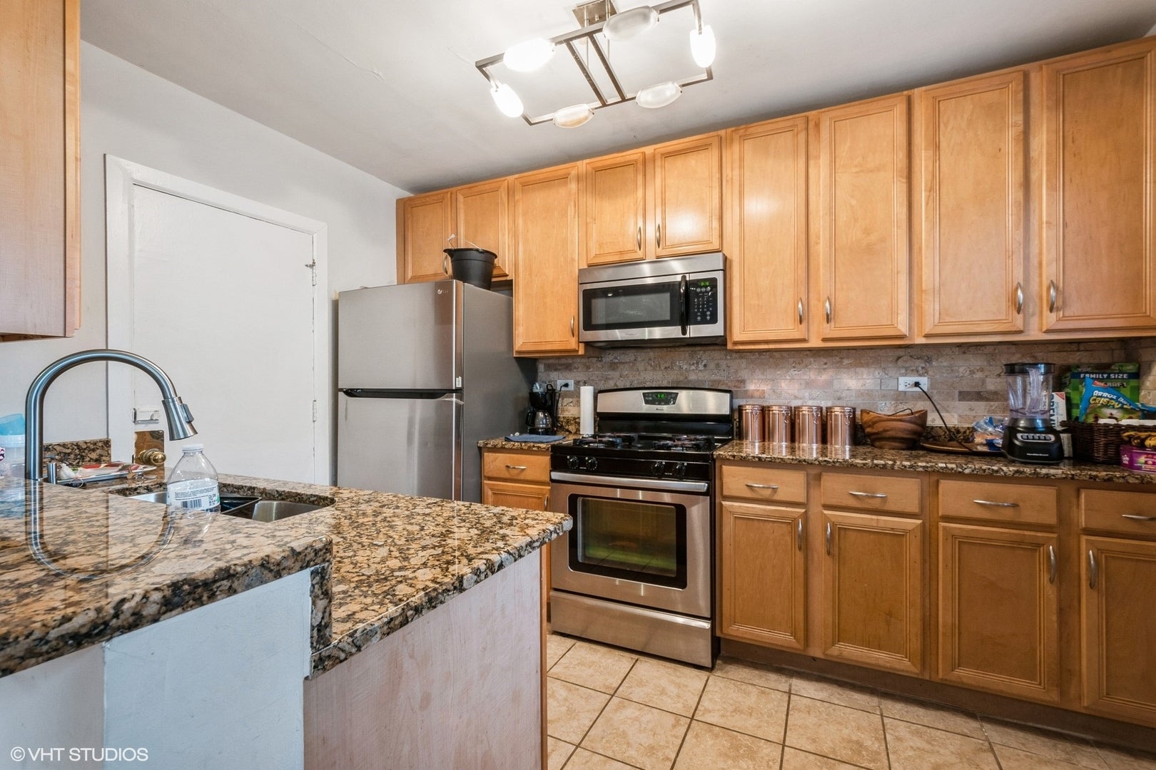 1224 W Chase Avenue 1F