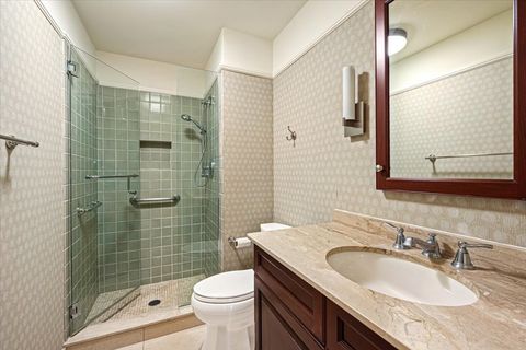 Tiny photo for 6033 N Sheridan Road #43H, Chicago, IL 60660 (MLS # 12523906)