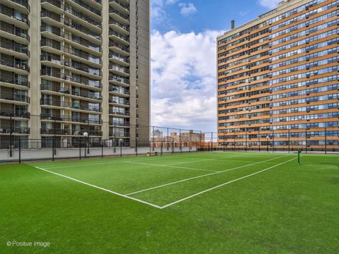 Tiny photo for 6033 N Sheridan Road #43H, Chicago, IL 60660 (MLS # 12523906)