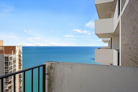 Tiny photo for 6033 N Sheridan Road #43H, Chicago, IL 60660 (MLS # 12523906)