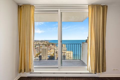 Tiny photo for 6033 N Sheridan Road #43H, Chicago, IL 60660 (MLS # 12523906)