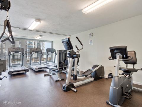 Tiny photo for 6033 N Sheridan Road #43H, Chicago, IL 60660 (MLS # 12523906)