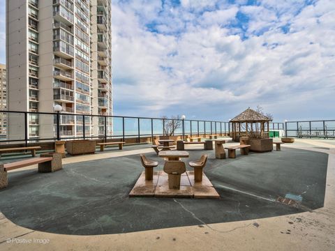 Tiny photo for 6033 N Sheridan Road #43H, Chicago, IL 60660 (MLS # 12523906)