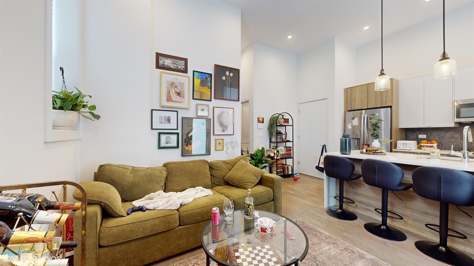 2120 W BELMONT Avenue
