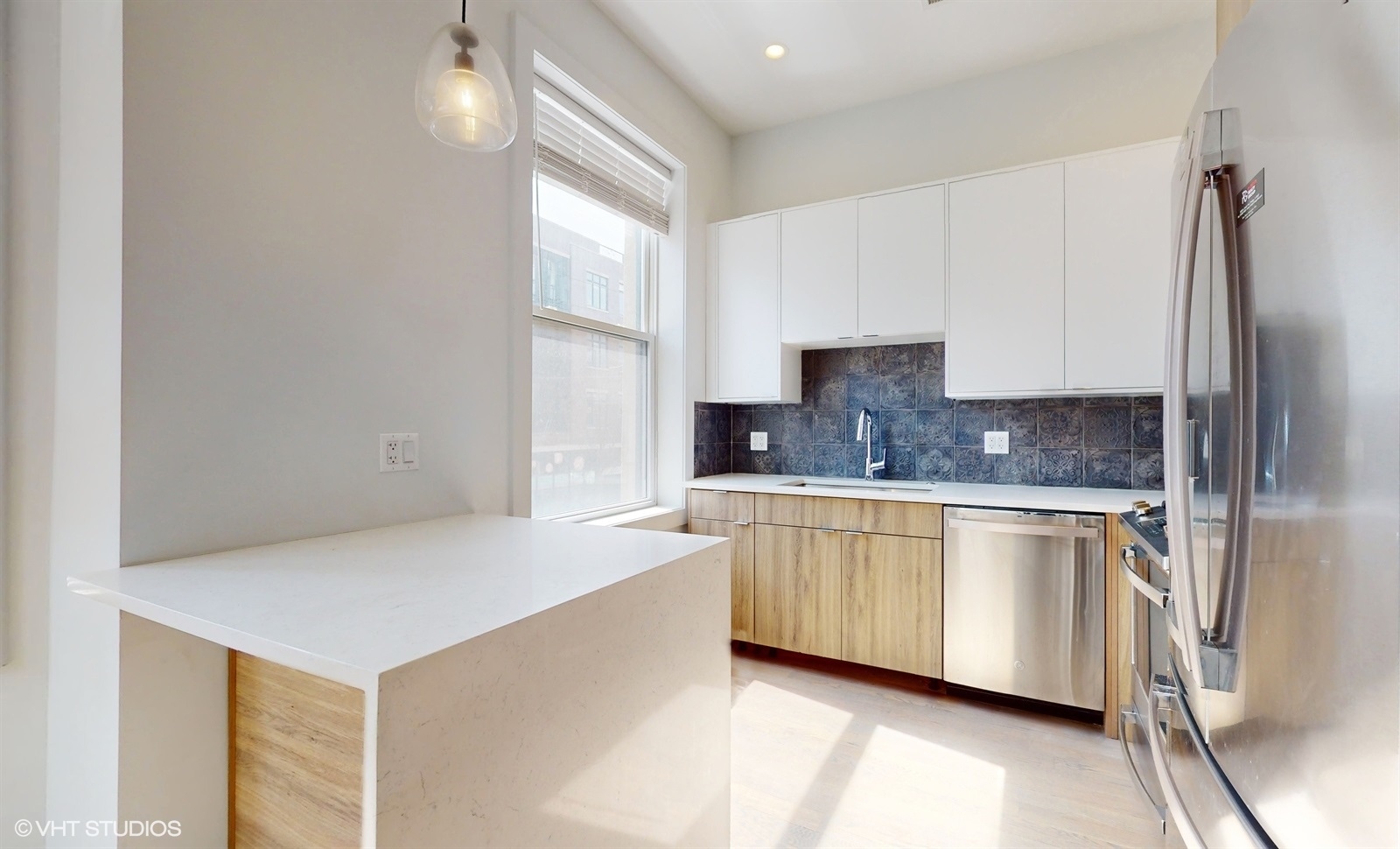 2120 W BELMONT Avenue