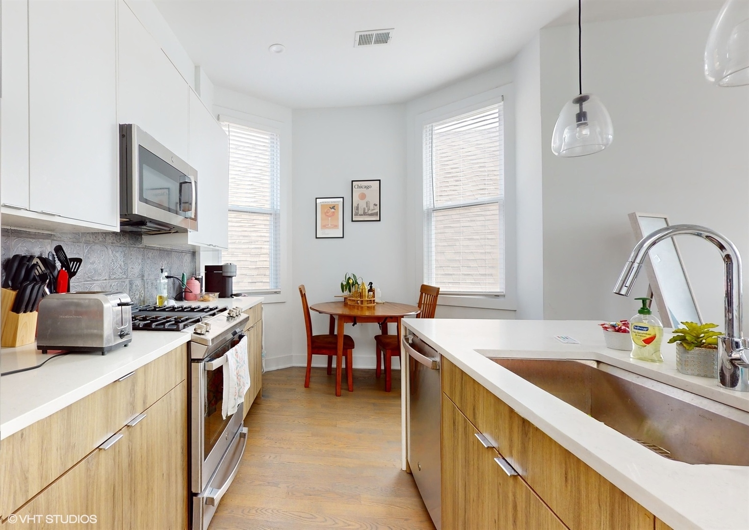 2120 W BELMONT Avenue