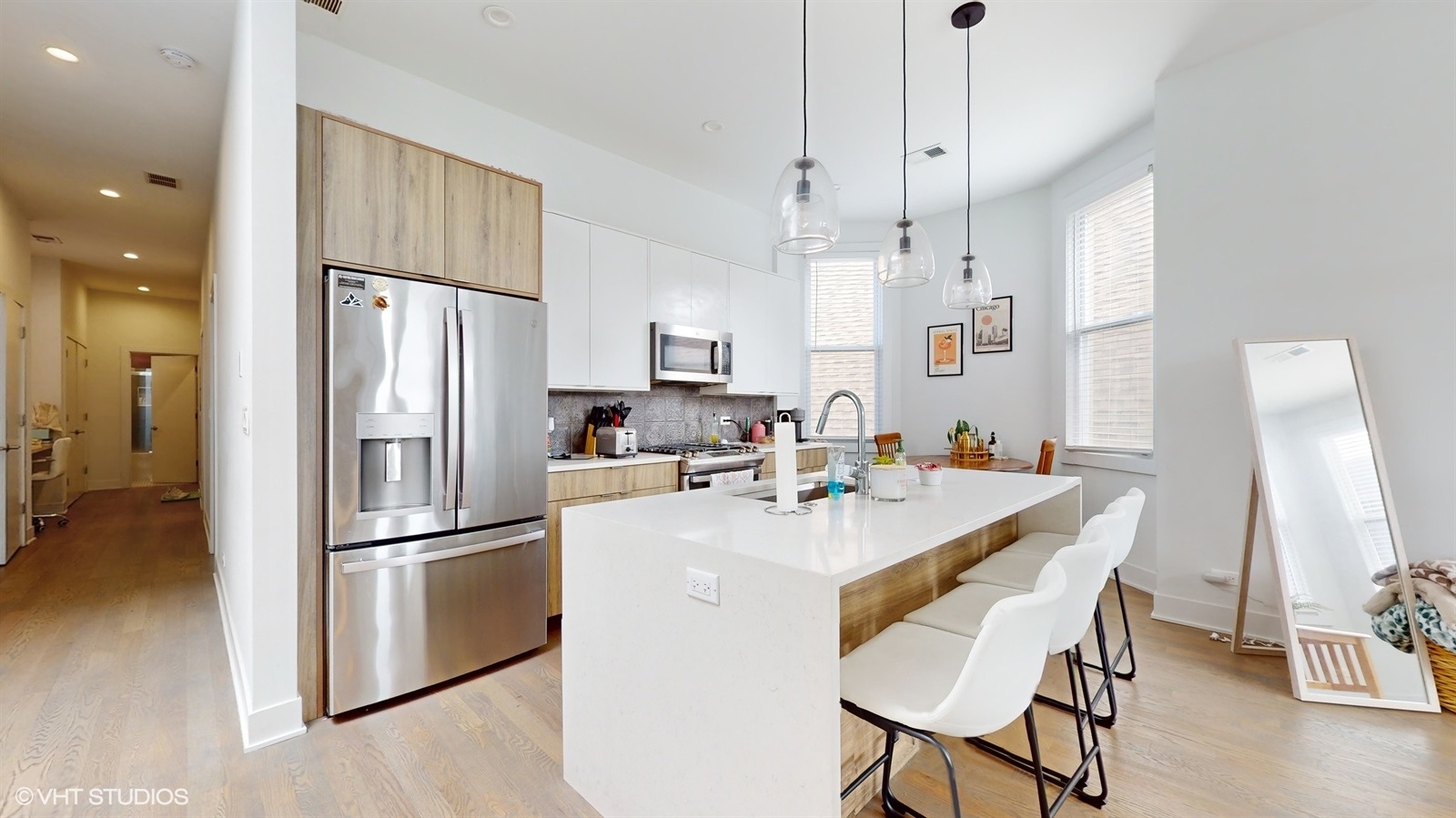 2120 W BELMONT Avenue