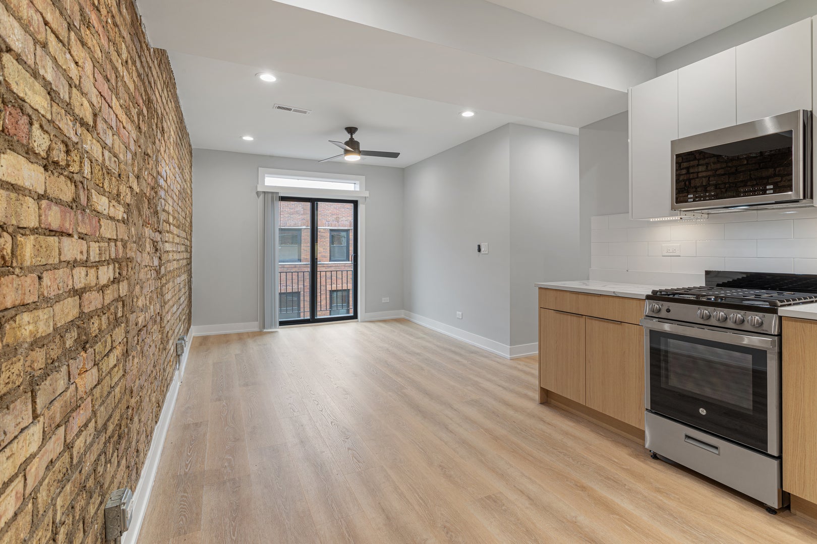 1556 W Juneway Terrace 1L