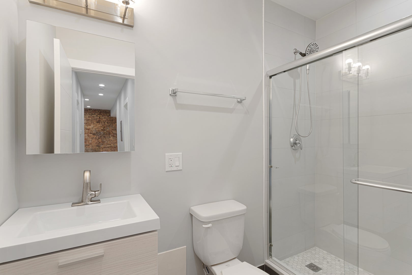 1556 W Juneway Terrace 1L