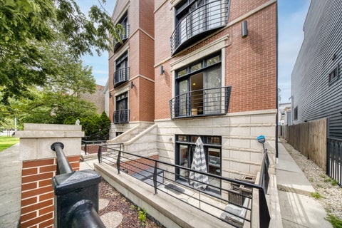 Photo of 2114 W Erie Street #1E, Chicago, IL 60612 (MLS # 12666355)