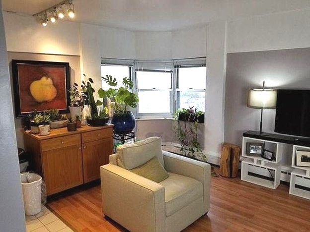 4970 N Marine Drive 1524