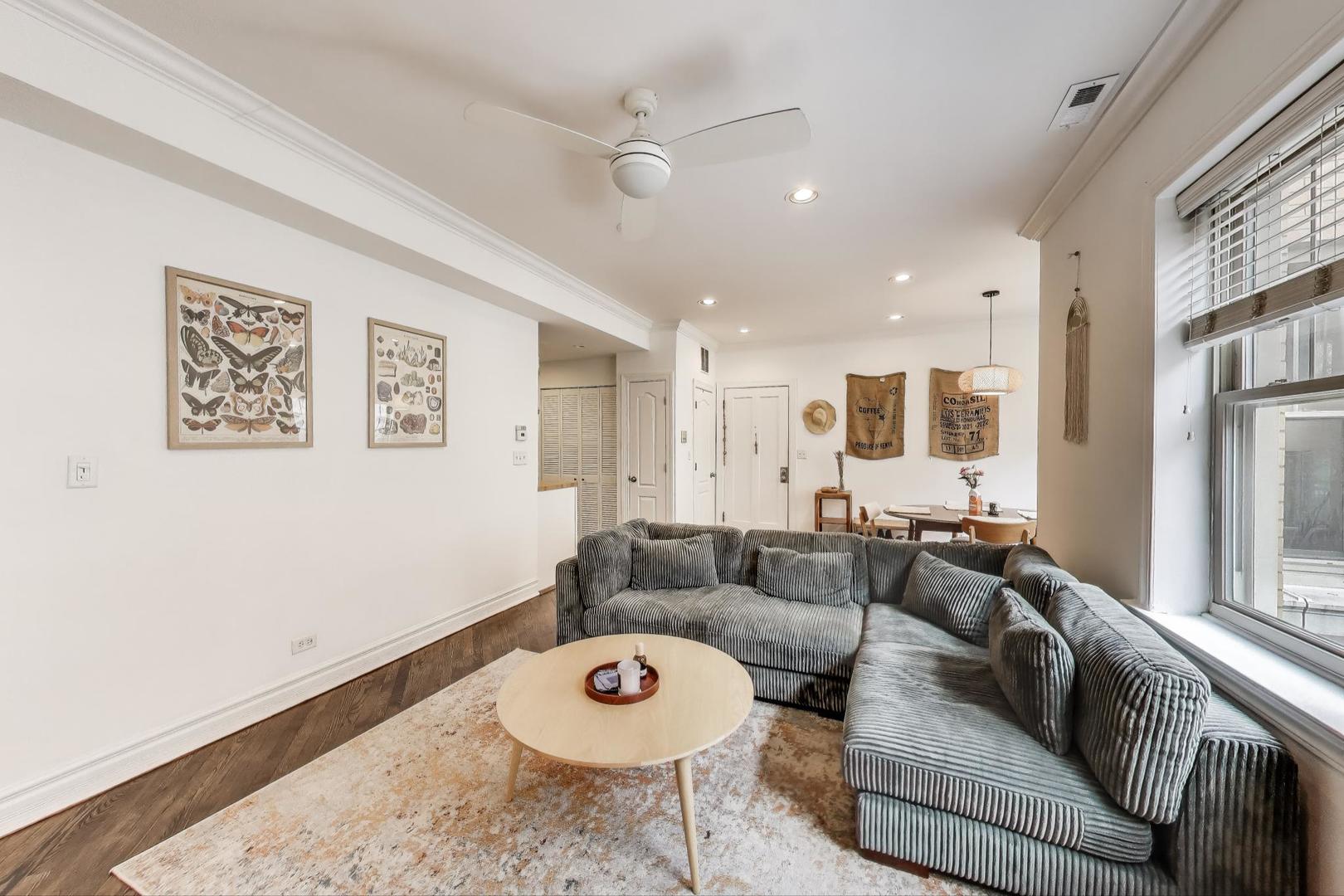 3143 W Palmer Boulevard 1