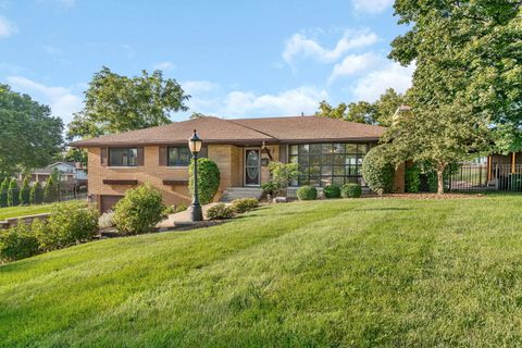 Photo of 206 DAGGETT Avenue, Lockport, IL 60441 (MLS # 12466516)