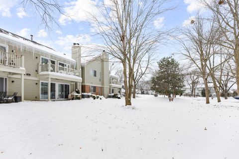 Tiny photo for 1600 Brittany Court #C2, Wheeling, IL 60090 (MLS # 12527031)