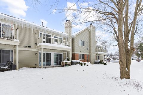 Tiny photo for 1600 Brittany Court #C2, Wheeling, IL 60090 (MLS # 12527031)