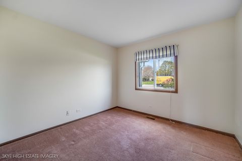 Tiny photo for 1241 S Williams Street #40-1, Westmont, IL 60559 (MLS # 12621593)