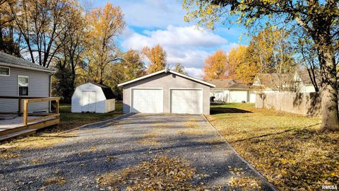 Tiny photo for 1005 MOORE Street, Carterville, IL 62918 (MLS # EB460426)