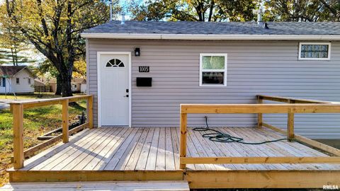 Tiny photo for 1005 MOORE Street, Carterville, IL 62918 (MLS # EB460426)