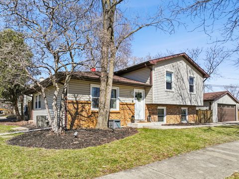 Photo of 300 Norton Street, Lombard, IL 60148 (MLS # 12595492)