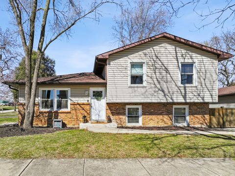 Tiny photo for 300 Norton Street, Lombard, IL 60148 (MLS # 12595492)