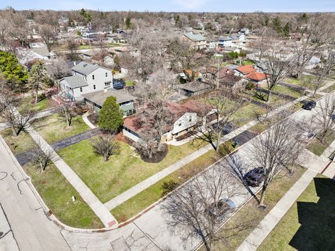 Tiny photo for 300 Norton Street, Lombard, IL 60148 (MLS # 12595492)