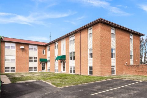 Photo of 10 Willedrob Road #26, Bloomington, IL 61701 (MLS # 12465883)