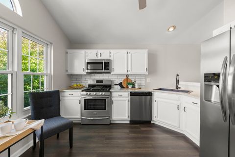 Tiny photo for 30W023 Cedar Court #023, Warrenville, IL 60555 (MLS # 12502567)