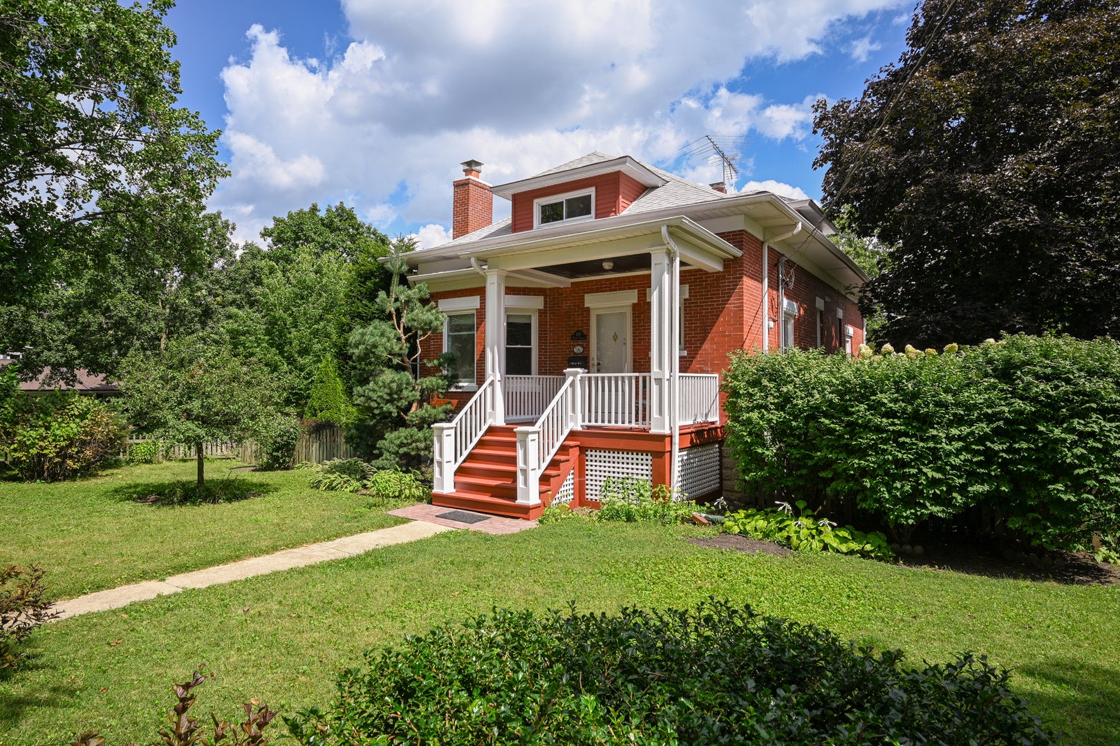 695 Prairie Avenue