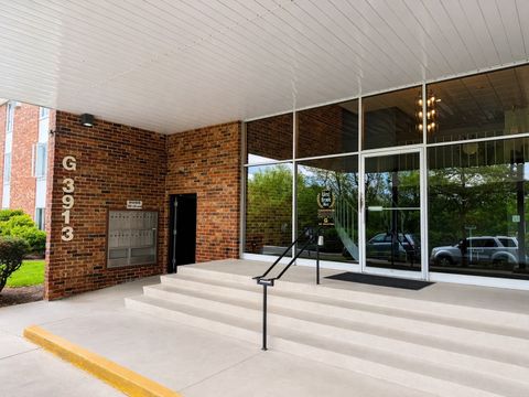 Tiny photo for 3913 Saratoga Avenue #117, Downers Grove, IL 60515 (MLS # 12628548)