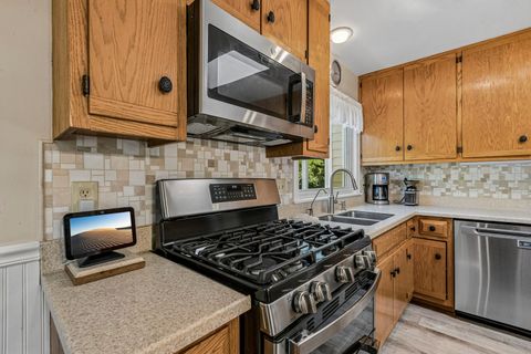 Tiny photo for 2071 Jericho Road, Aurora, IL 60506 (MLS # 12685182)
