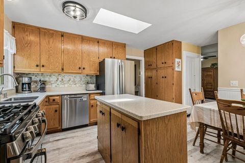 Tiny photo for 2071 Jericho Road, Aurora, IL 60506 (MLS # 12685182)