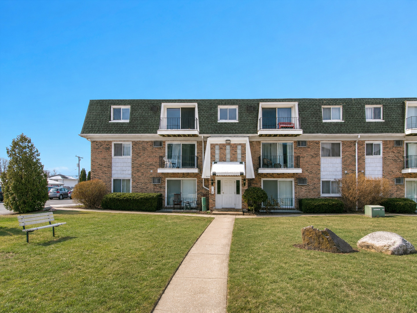 10310 Ridgeland Avenue 208