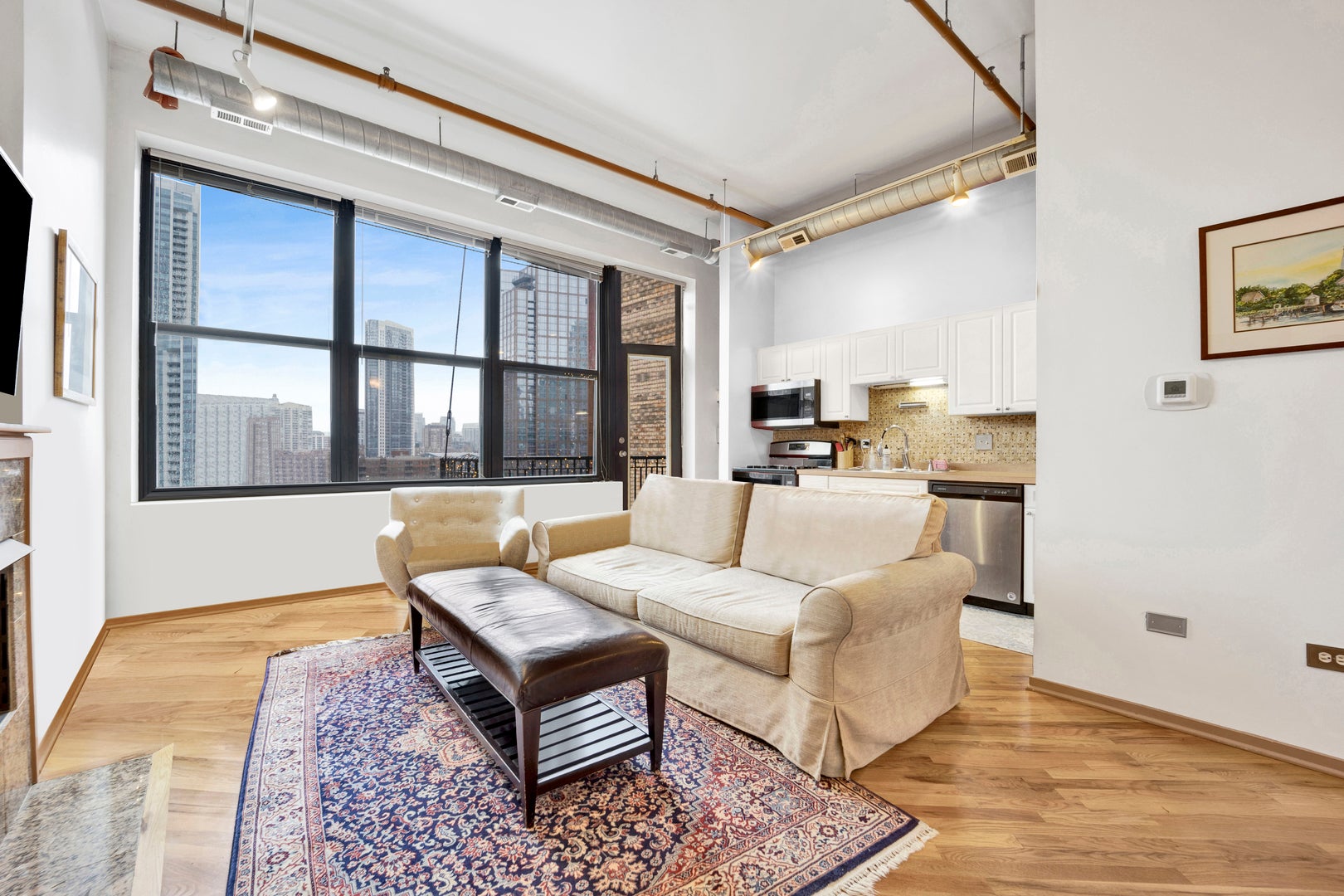 226 N Clinton Street 723