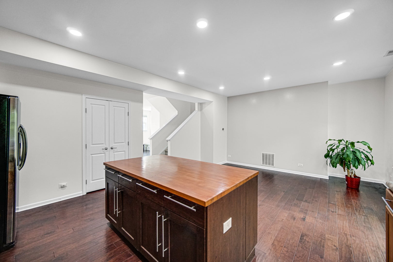 3335 Kentshire Circle