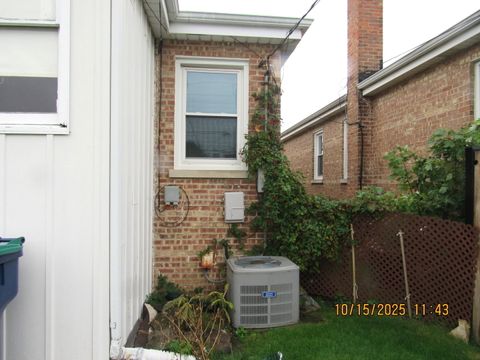 Tiny photo for 3148 W 102nd Street, Evergreen Park, IL 60805 (MLS # 12493995)