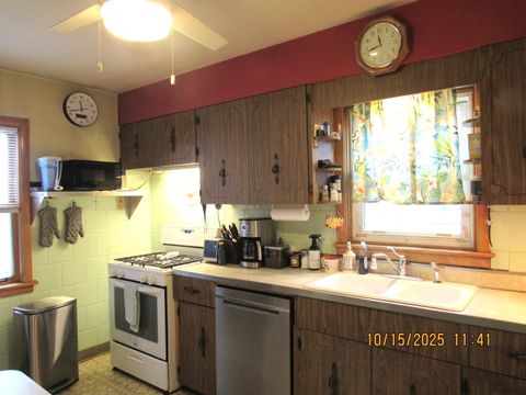 Tiny photo for 3148 W 102nd Street, Evergreen Park, IL 60805 (MLS # 12493995)